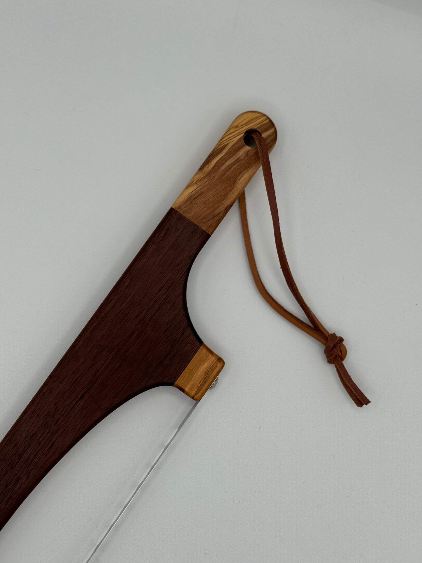 LIMITED EDITION - Bread knife - Walnut and Olive Wood - Right Handed