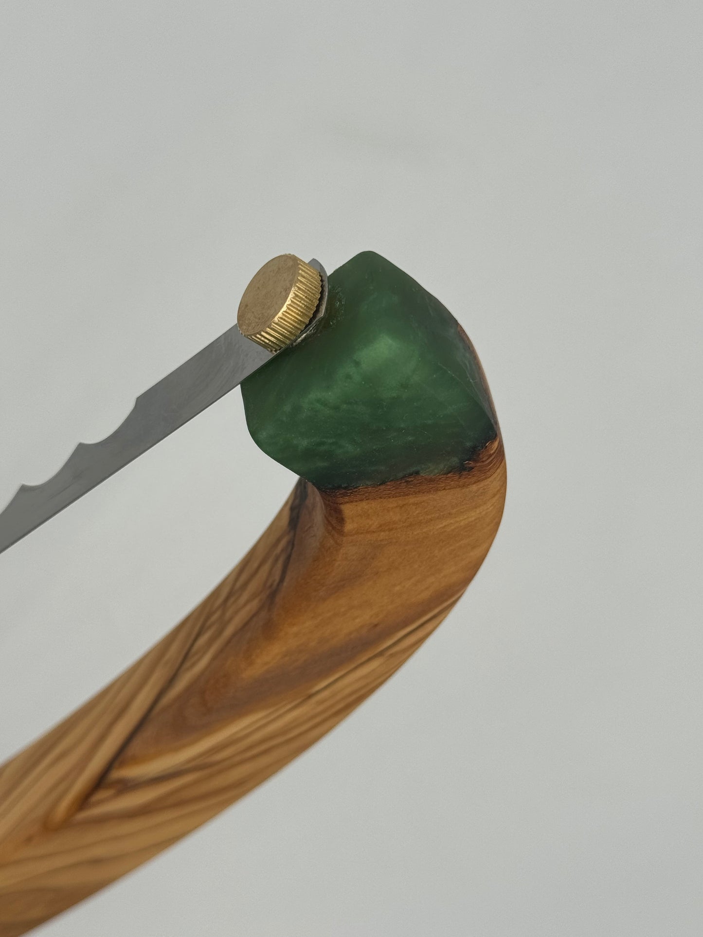 LIMITED EDITION - Bread knife - Olive Wood and Emerald Epoxy - Right Handed